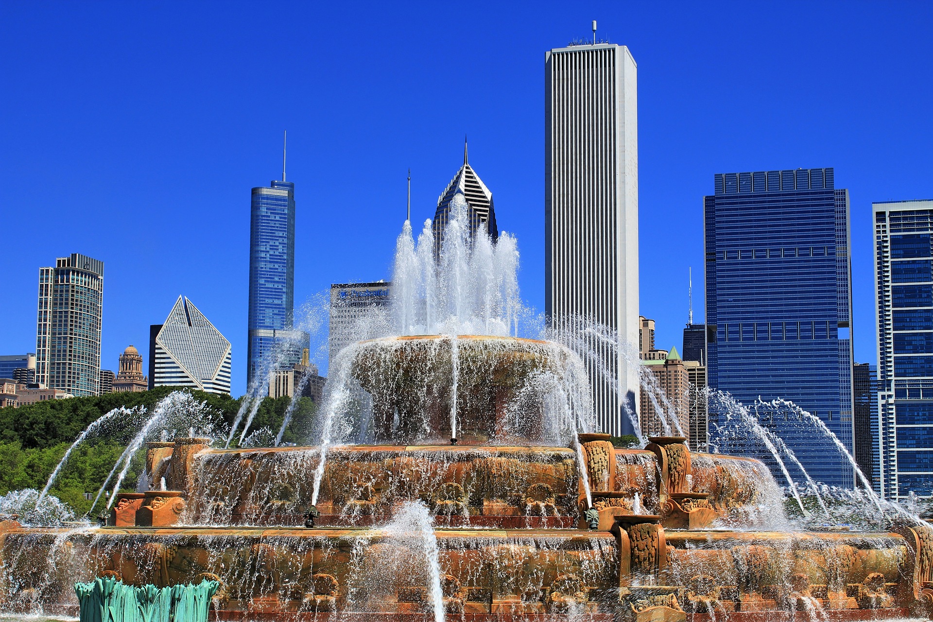 Chicago neighborhoods tour