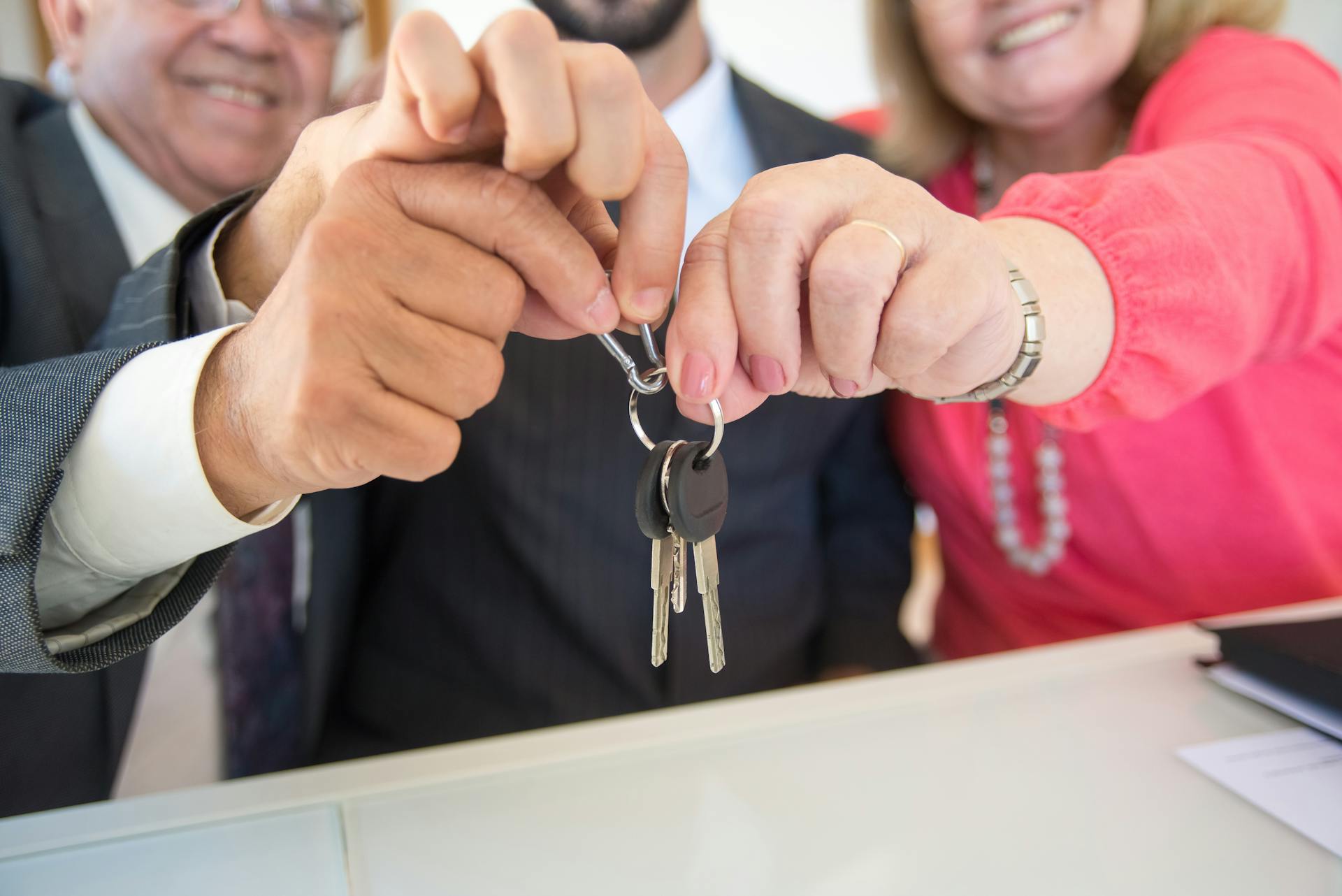 Economics of Rental Listing Representation